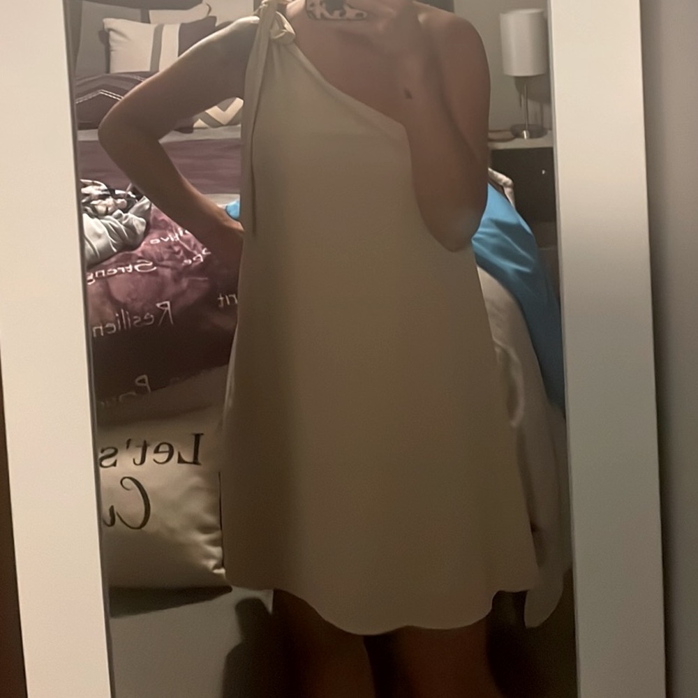 Beautiful dress. Never worn.